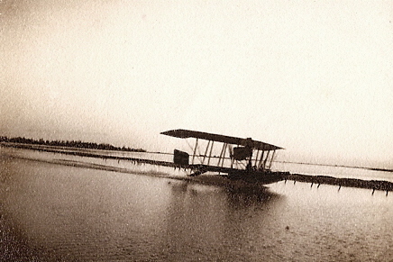 Idrovolante nella laguna di Grado