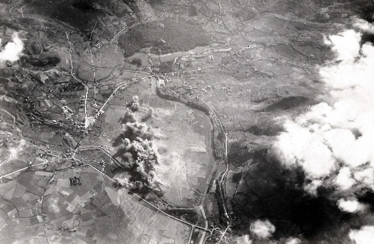 Bombardfamento del Campo di Aviazione di Somorostro