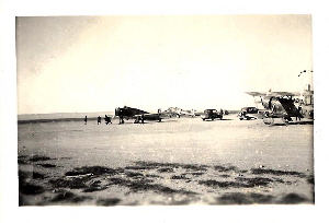 Base aérea  Meridionali Ro.37bis y Breda Ba.65