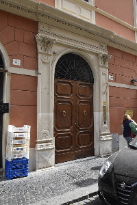Borgo_Pio-Palazzo_al_n_150-Portone