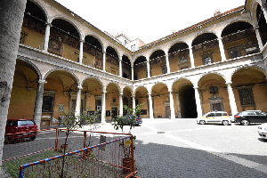 Borgo_S_Spirito-Palazzo_Commendatore-Cortile