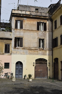 Piazza_del_Catalone-Palazzo_al_n_6