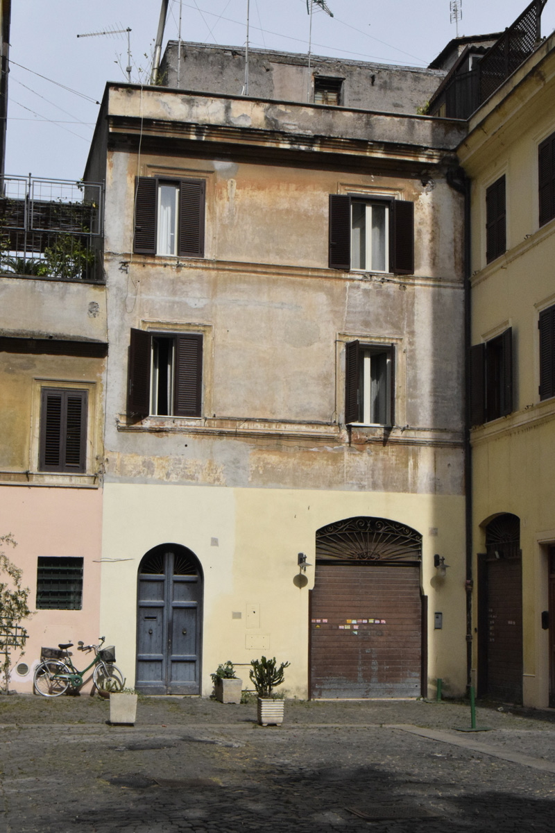 Piazza_del_Catalone-Palazzo_al_n_6