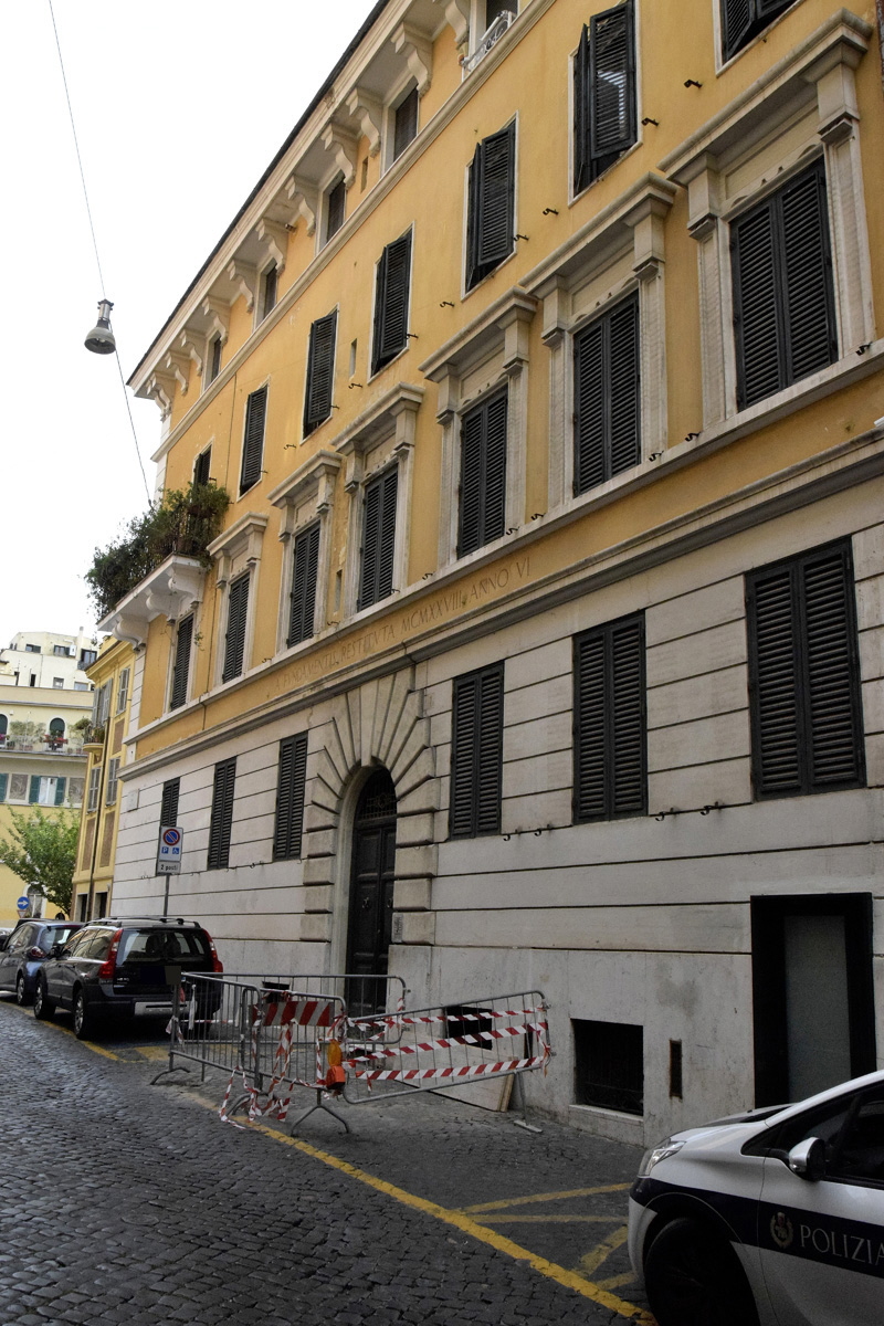 Via_del_Falco-Palazzo_al_n_1