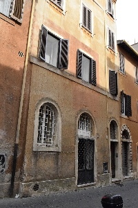 Vicolo_del_Farinone-Palazzo_al_n_7