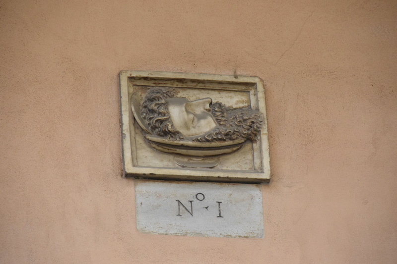 Via_degli_Ombrellari-Palazzo_al_n_20-TP