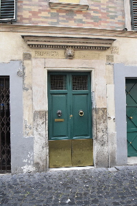 Via_degli_Ombrellari-Palazzo_al_n_22-Portone