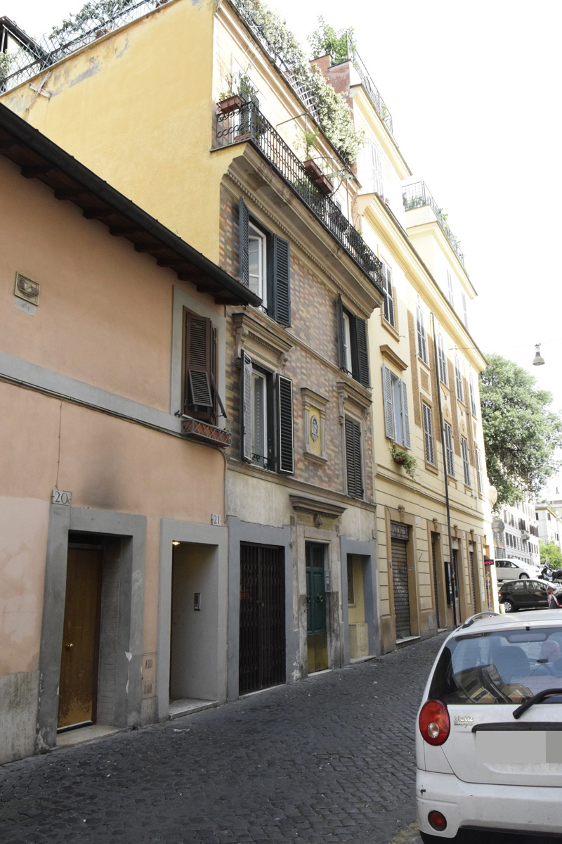 Via_degli_Ombrellari-Palazzo_al_n_22
