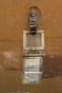 Via_dei_Penitenzieri-Monumento_a_Bernardino_Passeri-1527