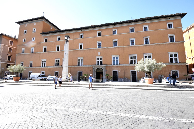 Via_della_Conciliazione-Palazzo_dei_Penitenzieri_al_n_33