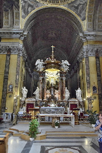 Via_Traspontina-Chiesa_di_S_Maria_in_Traspntina-Altare_maggiore