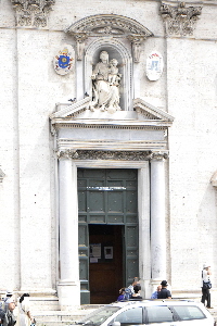 Via_Traspontina-Chiesa_di_S_Maria_in_Traspntina-ingresso