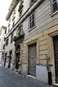 Via_dei_3_Pupazzi-Palazzo_al_n_4