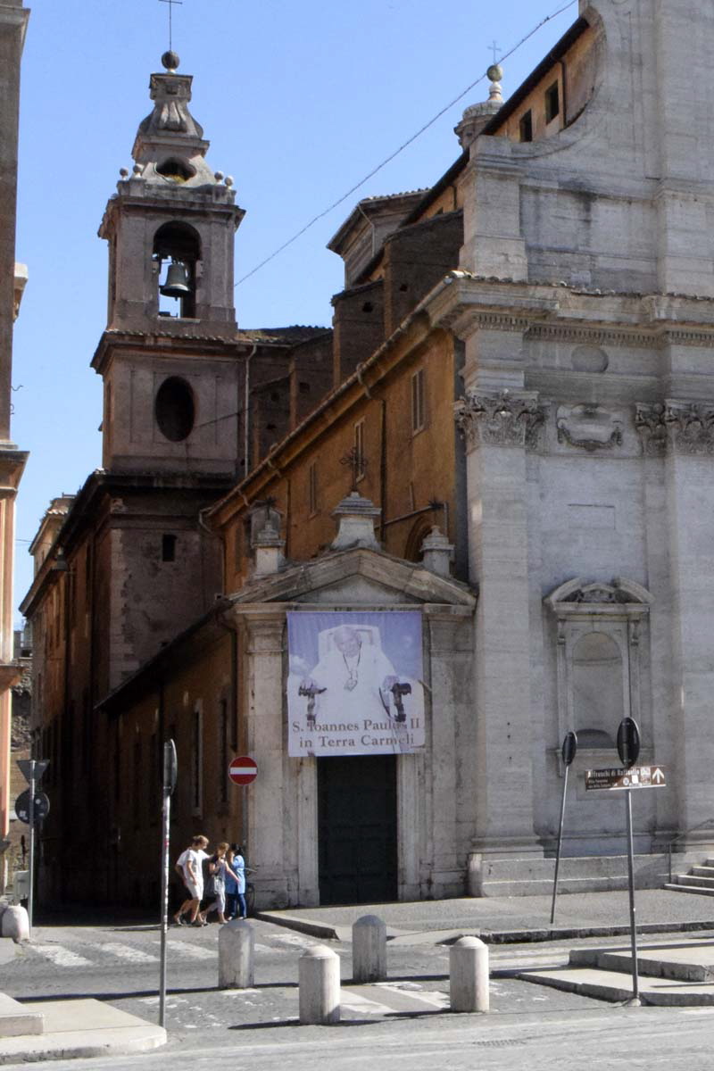 Via_della_Conciliazione-Chiesa_di_S_Maria_in_Traspontina (a)