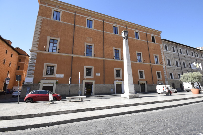 Via_della_Conciliazione-Palazzo_Serristori_al_n_41