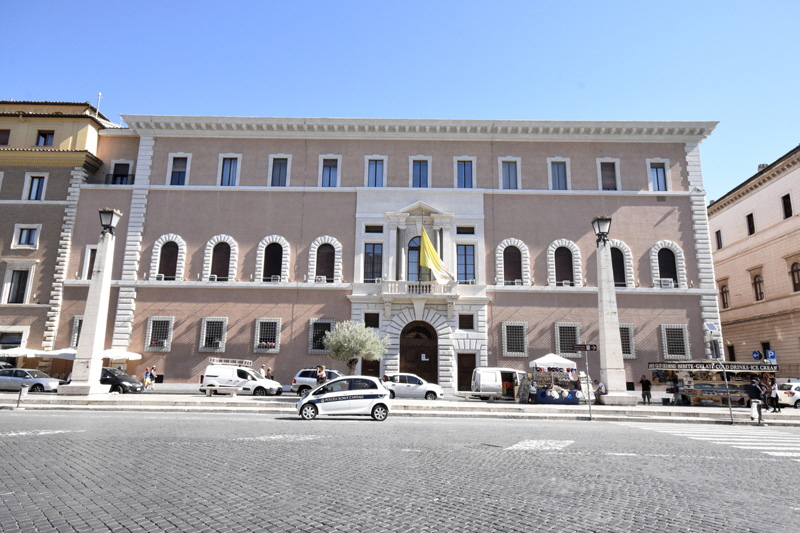 Via_della_Conciliazione-Palazzo_dei_Convertendi_al_n_34