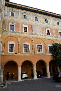 Via_della_Conciliazione-Palazzo_dei_Penitenzieri_al_n_33-Cortile (3)