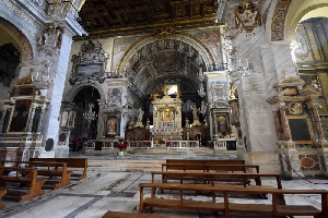 Piazza_Aracoeli-Chiesa_omonima-Altare_maggiore (6)