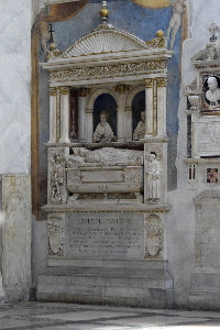Piazza_dell_Aracoeli-Chiesa_omonima-Monumanto_card_Ludovico_d_Albret-1465