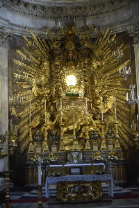 Piazza_Campitelli-Chiesa di S Maria in Portico-Altare_maggiore (3)