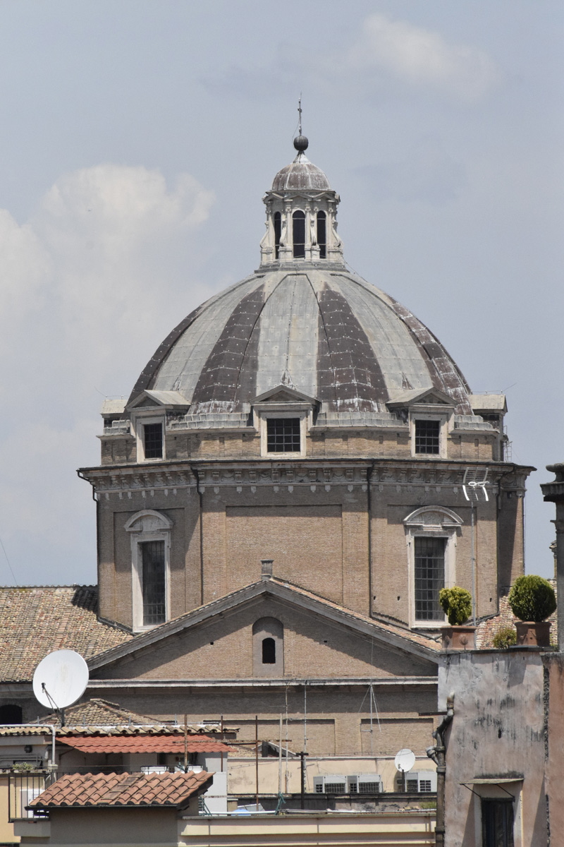 Piazza_Campitelli-Chiesa di S Maria in Portico-Cupola