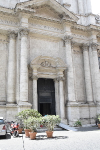 Piazza_Campitelli-Chiesa_di_S_Maria_in_Portico-Ingresso