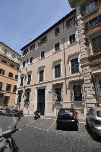Piazza_Campitelli-Palazzo_al_n_1