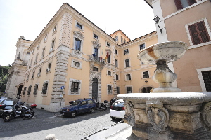 Piazza_Campitelli-Palazzo_al_n_7