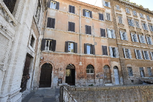 Piazza_della_Consolazione-Palazzo_al_n_85