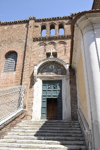 Scala_dell_Arce_capitolina-Chiesa_Ara_Coeli-Ingresso_laterale