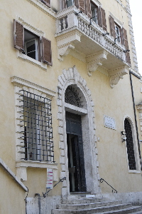 Via_di_Villa_Caffarelli-Palazzo-Portone (2)