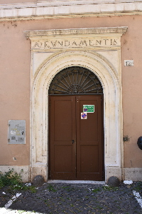 Via dei Fienili-Palazzo_al_n_42-Portone (6)