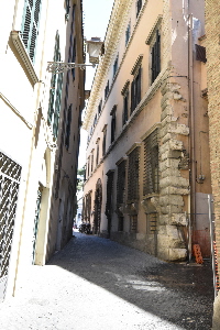 Via_della_Tribuna_di_Tor_de_Specchi-Palazzo_al_n_1