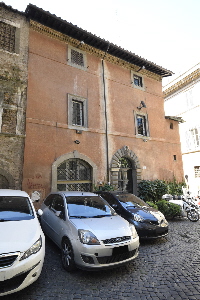 Via_della_Tribuna_di_Tor_de_Specchi-Palazzo_al_n_5