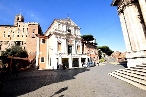 Via_di_S_Pietro_in_Carcere-Carcere_Mamertino