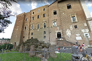 Via_di_S_Pietro_in_Carcere-Palazzo_del_Senato