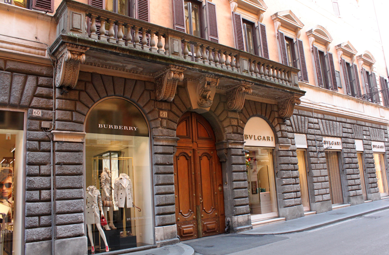 Burberry roma via condotti sales