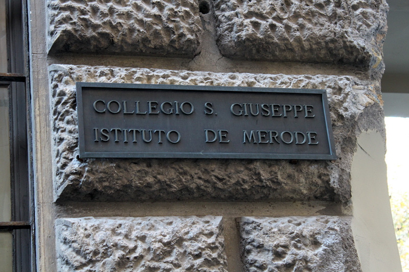 Via_Alibert_Retro_del_De_Merode (2)