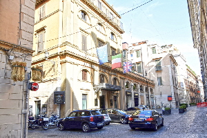 Via_Bocca_di_Leone-Palazzo_al_n_14 (2)