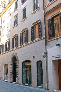 Via_Bocca_di_Leone-Palazzo_al_n_3