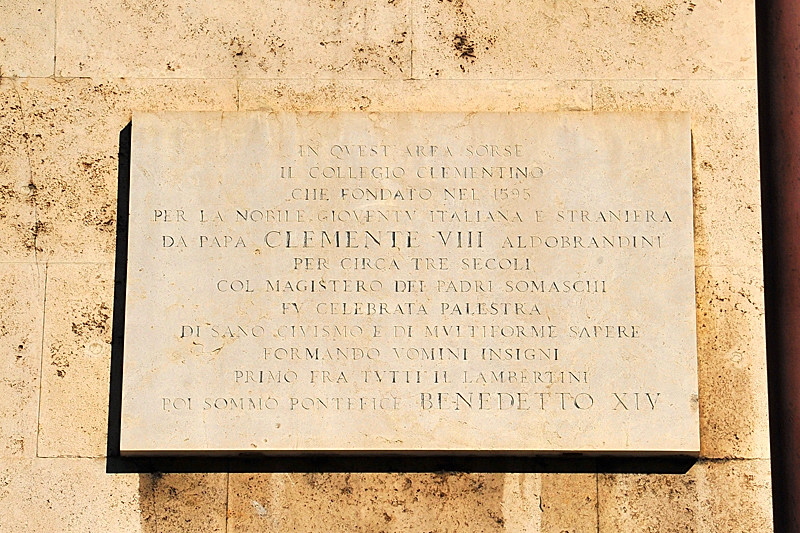 Piazza_Nicosia-Lapide_Collegio_Clementino_al_n_22 (2)