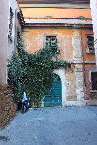 Vicolo_delle_Orsoline-Ingresso_monastero (2)