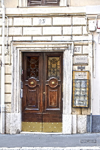 Via_Sistina-Palazzo_al_n_22-23-Portone (2)