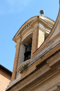 Piazza_Capranica-Chiesa_di_S_Maria_in_Aquiro-Campanile (2)