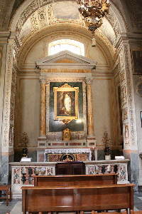 Piazza_Capranica-Chiesa_di_S_Maria_in_Aquiro-Cappella_di_Nostra_Signora_di_Lourdes (2)