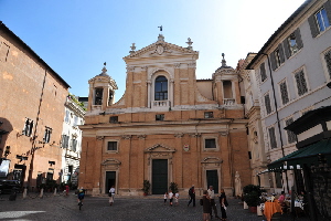 Piazza_Capranica-Chiesa_di_S_Maria_in_Aquiro