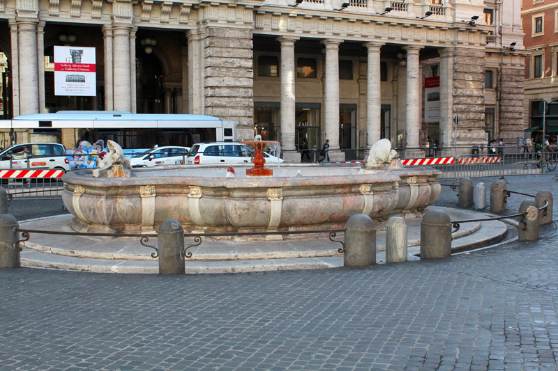 Piazza_Colonna-Fontana