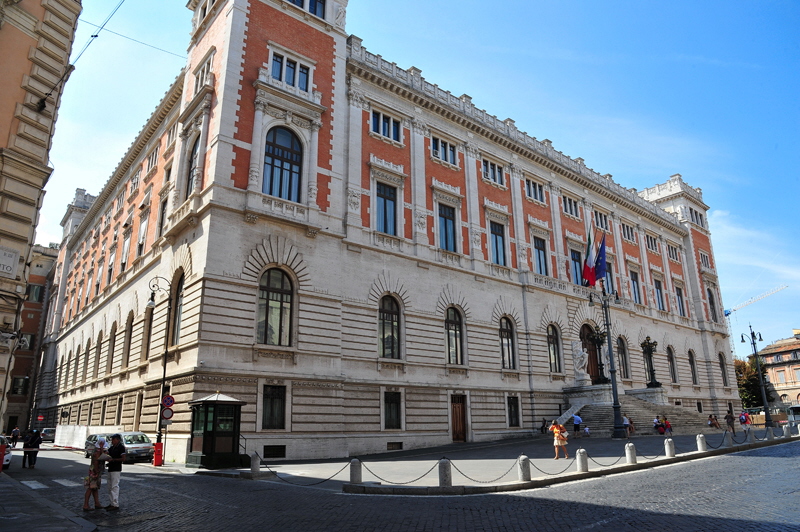 Piazza_del_Parlamento-Parlamento-Retro