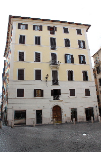Piazza_della_Maddalena-Palazzo_al_n_2