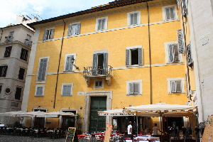Piazza_della_Maddalena-Palazzo_al_n_6